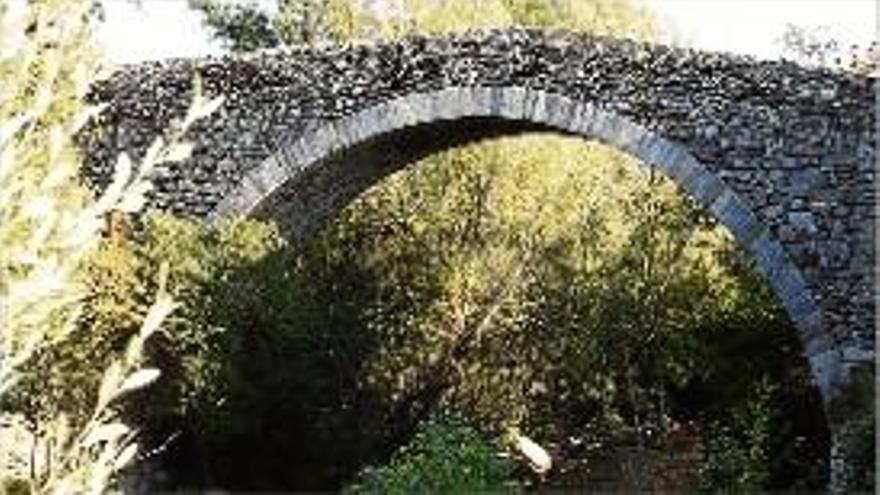 El pont medieval de Sant Martí d&#039;Aravó.