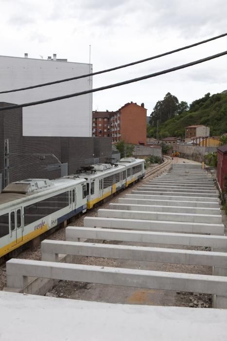 Los trenes de FEVE vuelven a funcionar en Langreo