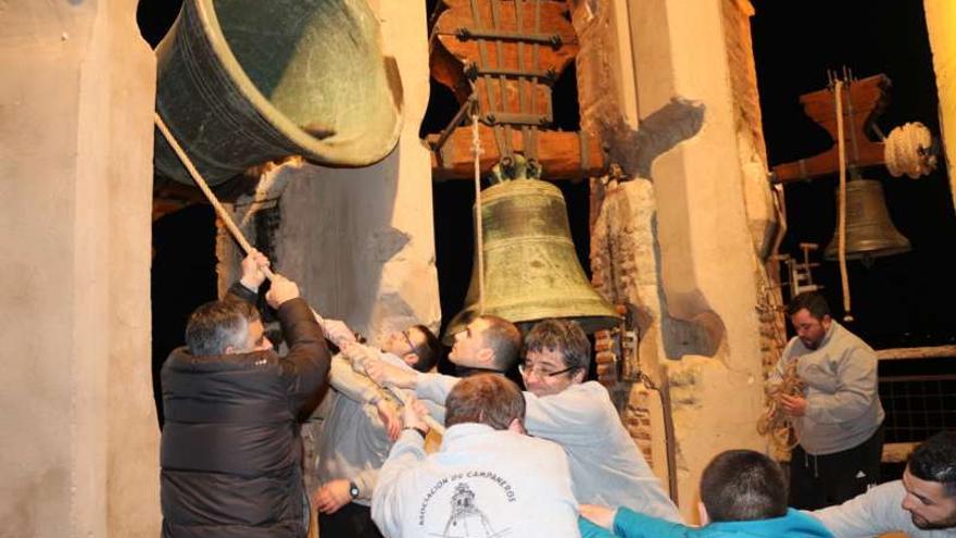 Los campaneros de Jérica se suman al homenaje a la Torre Mudéjar.