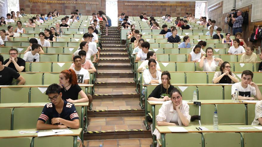 Quejas en Aragón por la dificultad del examen de ‘mates’ de Ciencias Sociales de la Evau