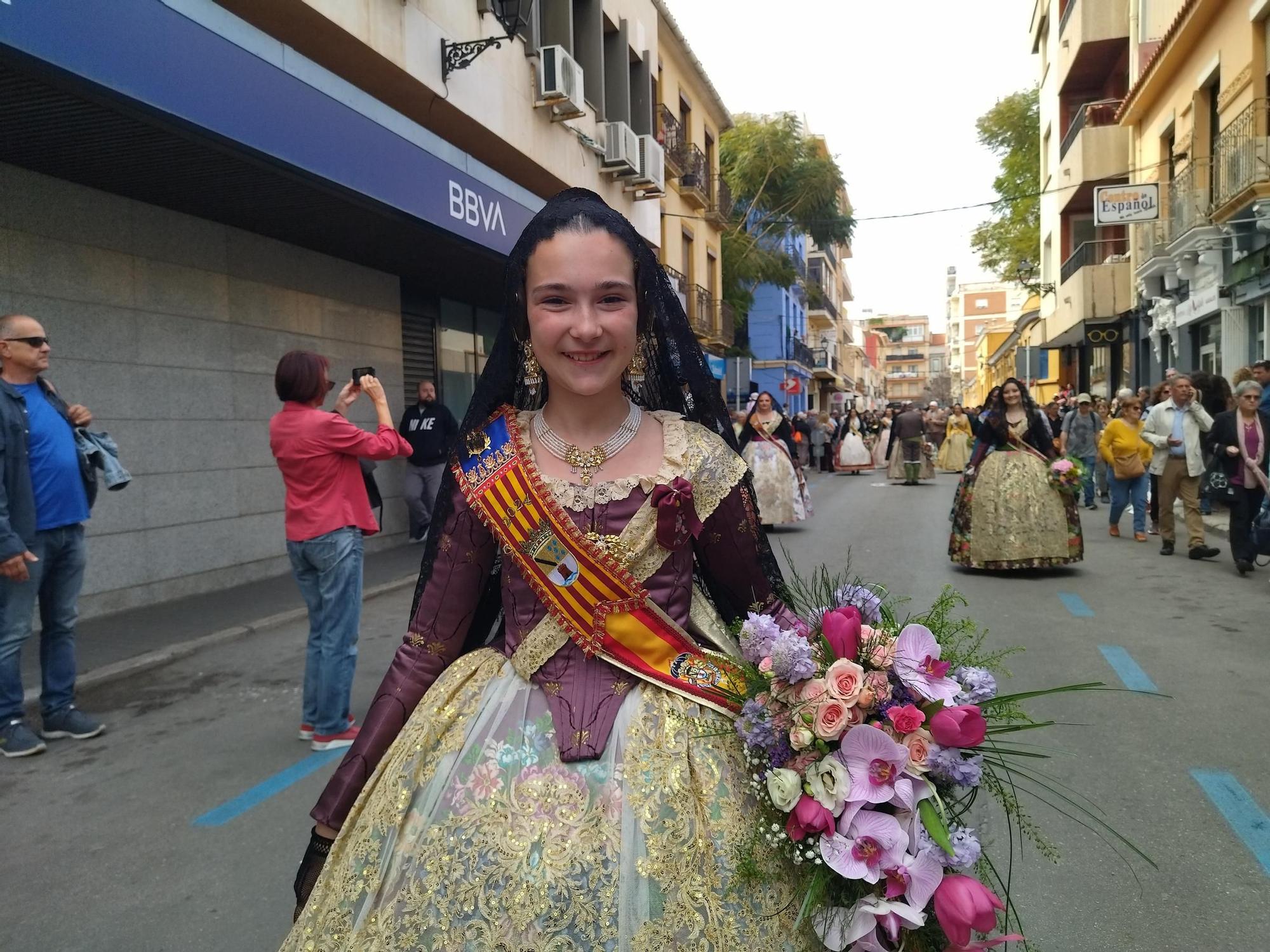 Puntual y diligente: magnífica ofrenda en las Fallas de Dénia (imágenes)