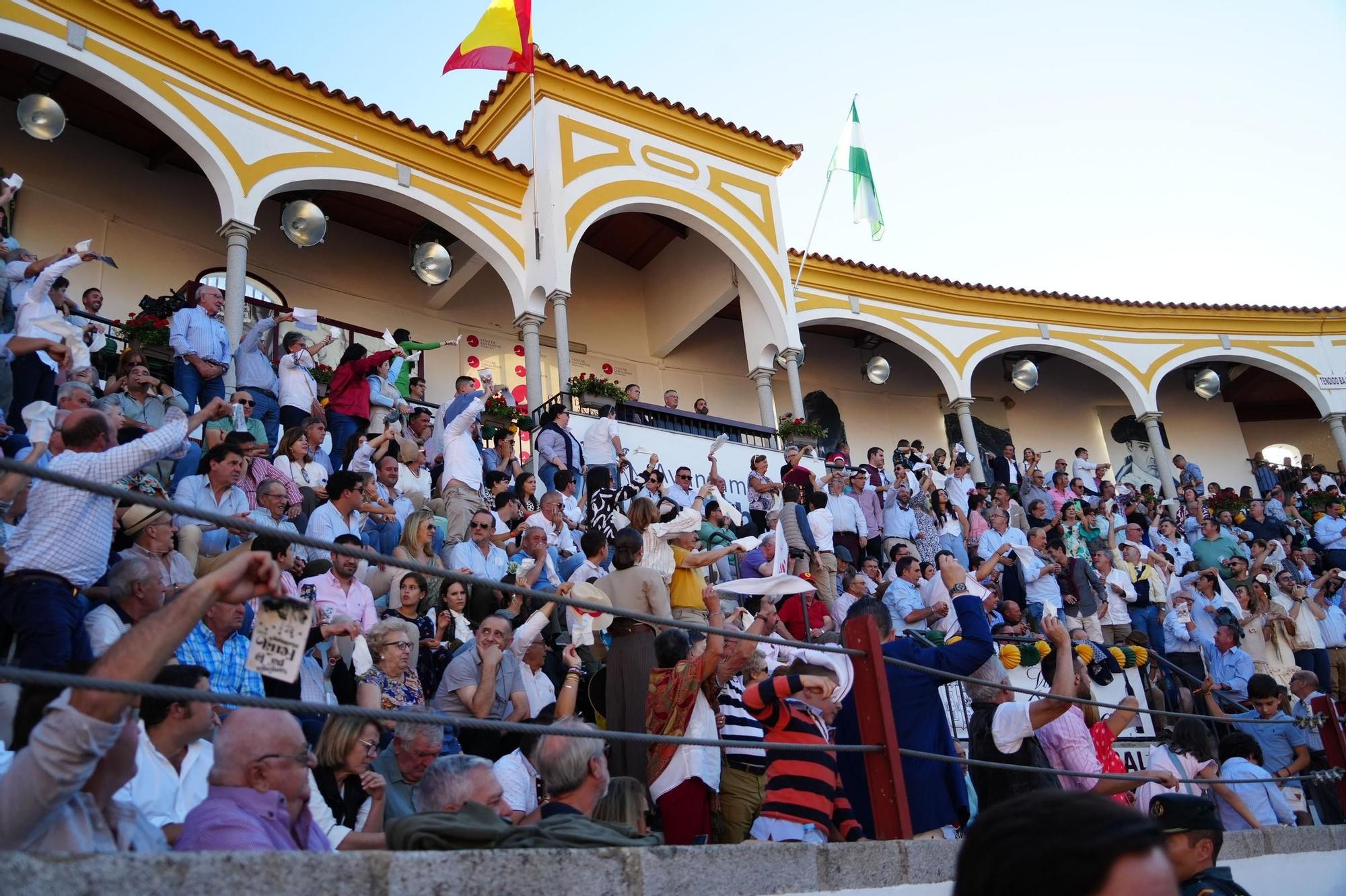 Manzanares, Roca Rey y Rocío Romero salen a hombros en Pozoblanco