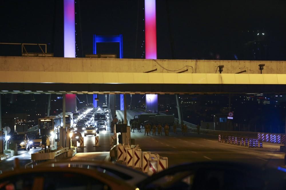 Soldats de l'exèrcit turc desplegats a Istanbul