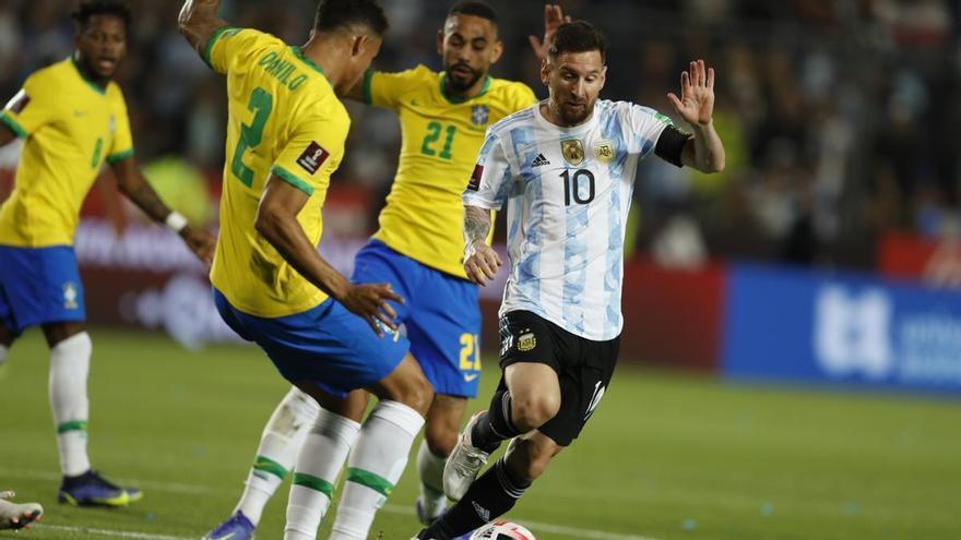 Argentina empata sin goles ante Brasil pero ya está en Catar