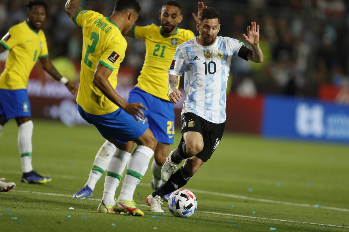 Leo Messi, durante una acción del encuentro ante Brasil.