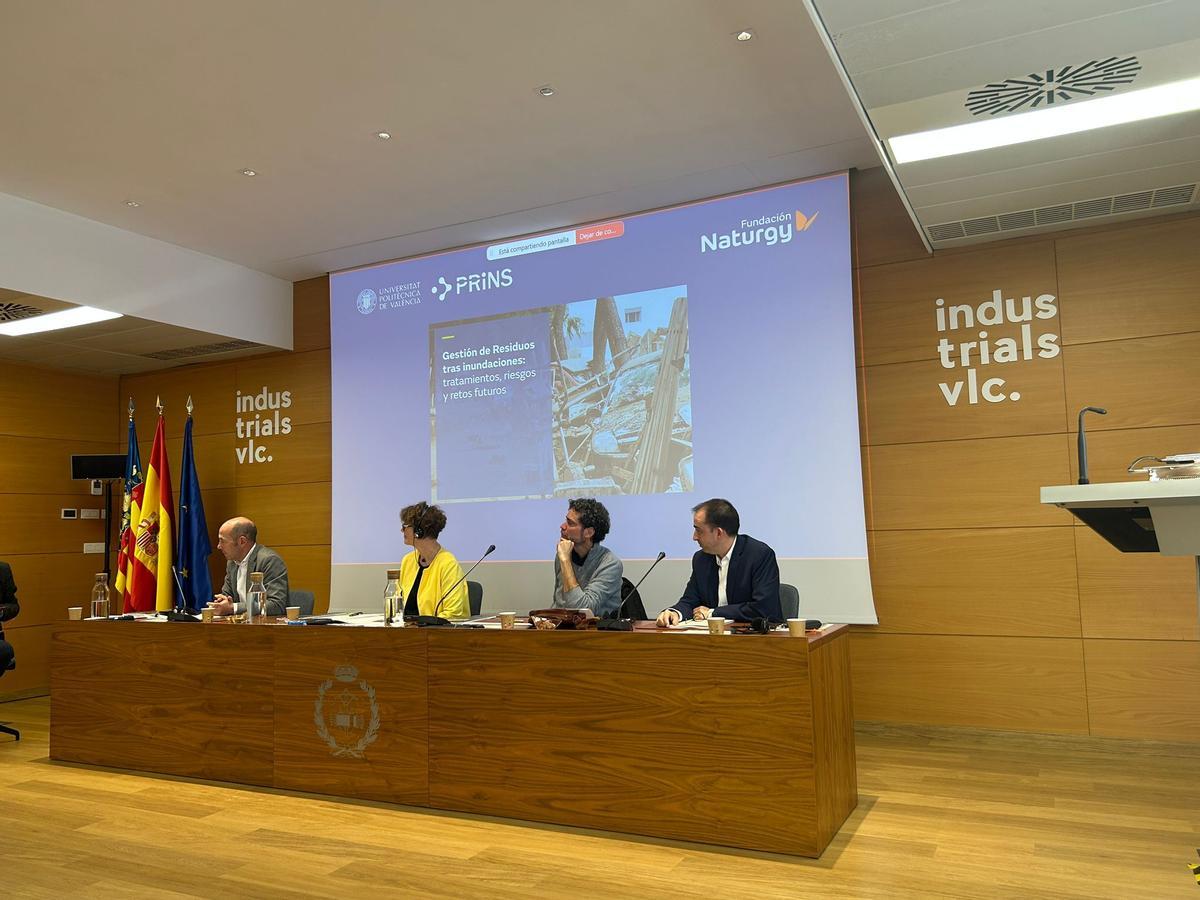La mesa de expertos en la presentación del informe de residuos de la dana en la UPV