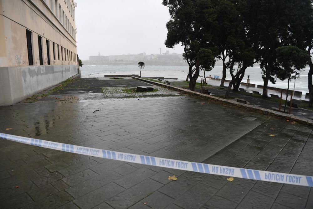 Parques y playas cerrados por temporal en A Coruña