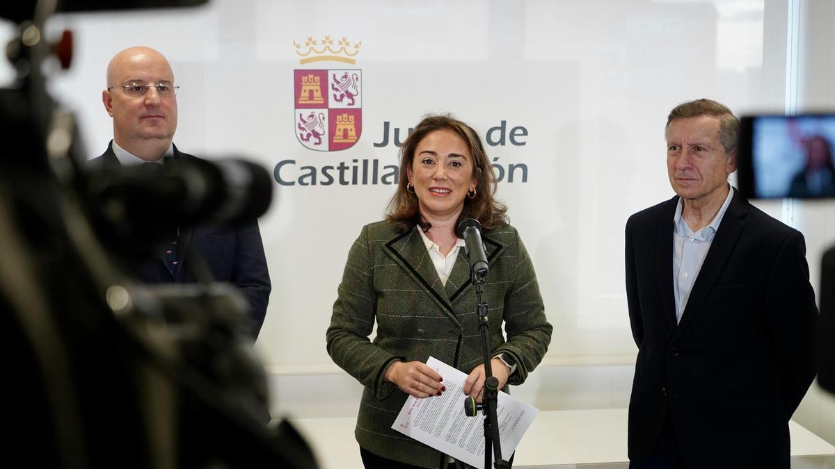 Leticia Pérez / ICAL . La consejera de Agricultura, Ganadería y Desarrollo Rural, María González Corral, preside la reunión del comité técnico sobre Peste Porcina Africana.