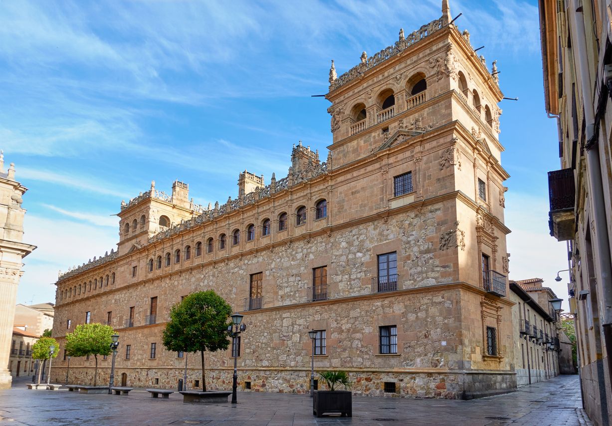 Fachada del Palacio de Monterrey en Salamanca.