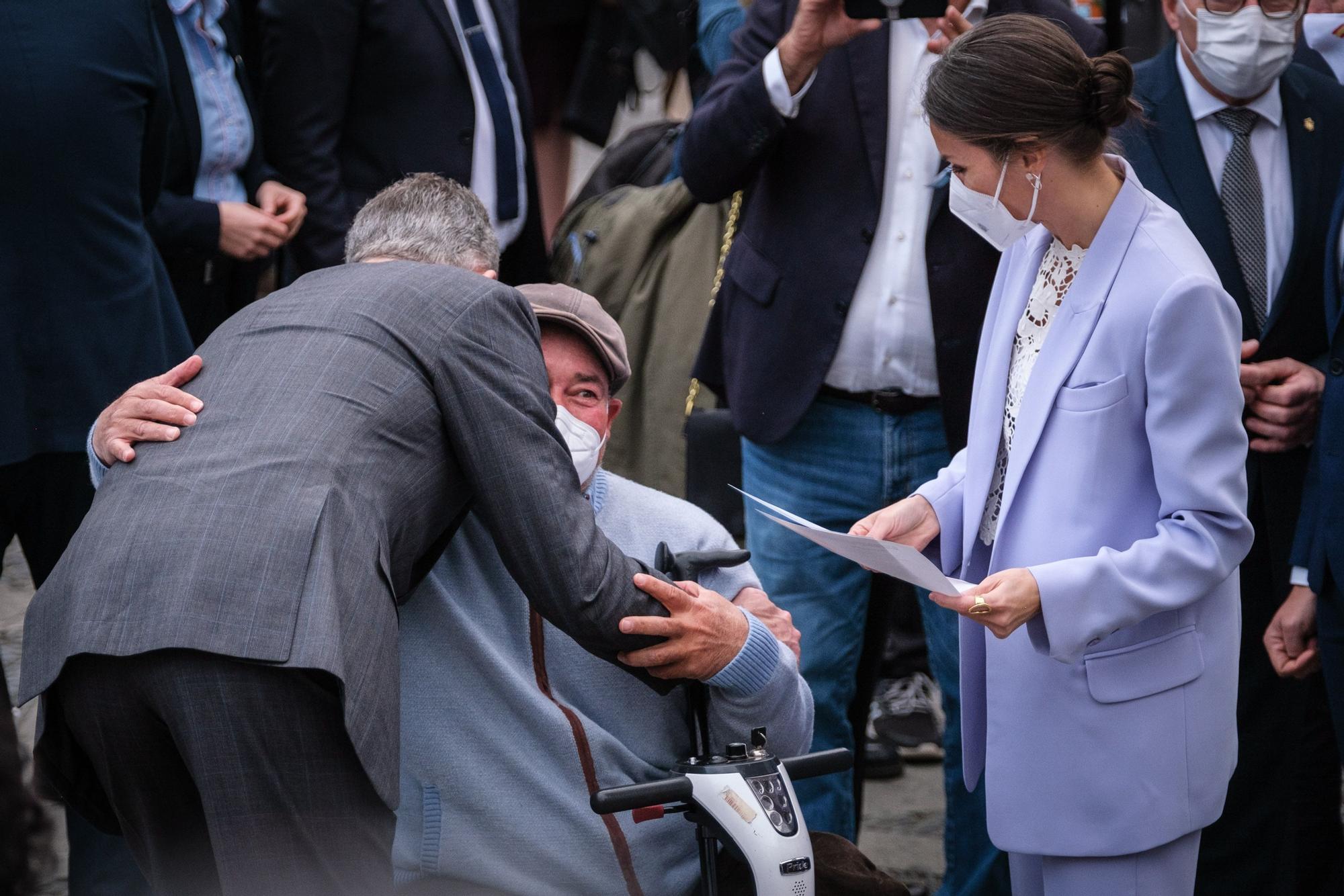 Visita del Rey y los presidentes de las comunidades a La Palma al acto de homenaje a los palmeros