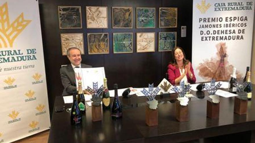 Embutidos Mota y &#039;Extrem&#039; de Bonaval, galardonados con los Premios Espiga Oroal mejor Jamón y Cava con Denominación de Origen