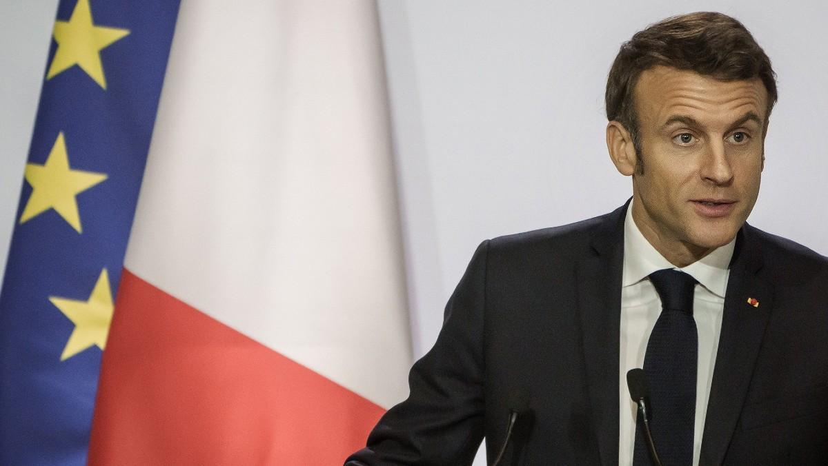 Macron manté la reforma de les pensions malgrat l’alt seguiment de la vaga