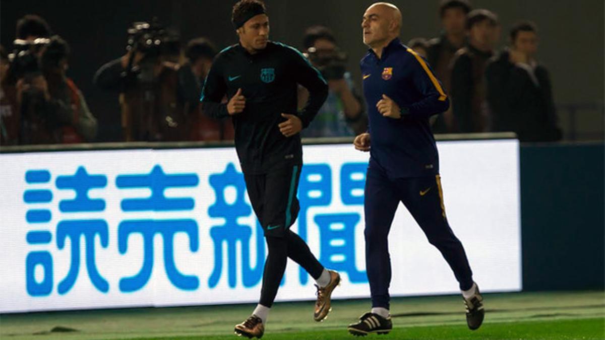 Neymar Junior junto a Juanjo Brau en el entrenamiento previo al FC Barcelona - Guangzhou del Mundial de Clubes Japón 2015