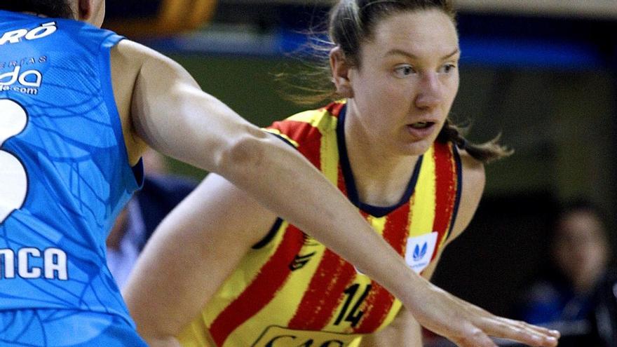 Paula Strautmane, en una acció del partit d'aquest dijous a Salamanca davant de Vilaró