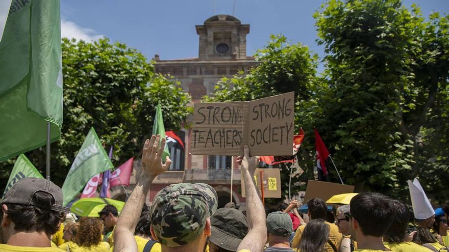 Els professors catalans confirmen una «tardor calenta» de vagues i mobilitzacions a l’escola pública