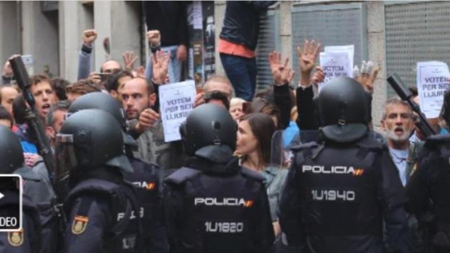 Policies nacionals justifiquen l&#039;ús de les porres al Col·legi Verd de Girona per &quot;repel·lir agressions&quot;