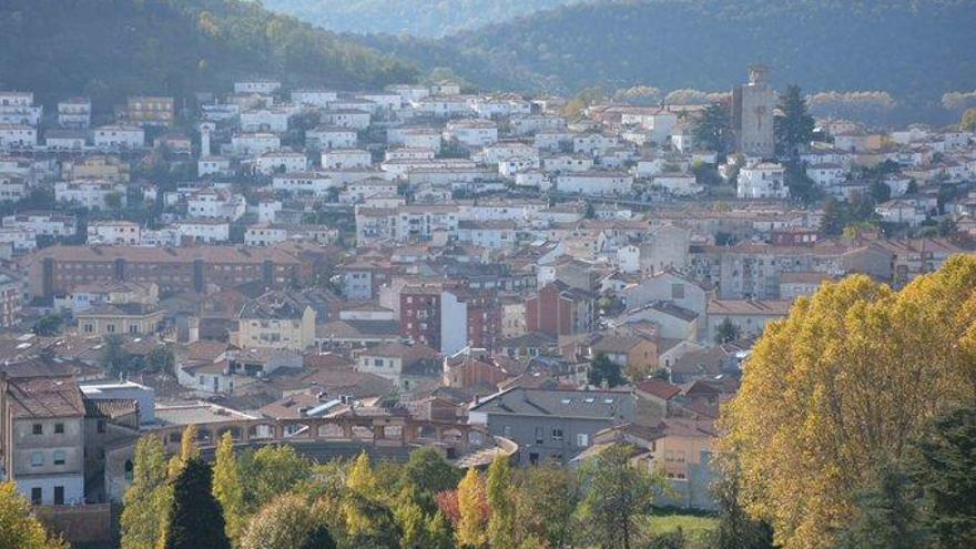 La ciutat d&#039;Olot, vista aèria