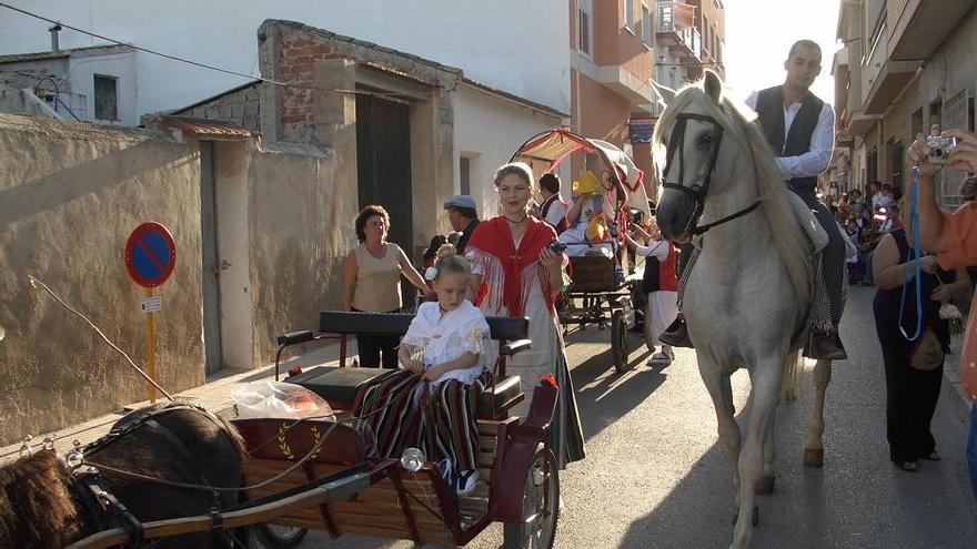 Desfile de carrozas y 
carruajes con motivo del 
&#039;Bando de la Huerta&#039; de 
las Fiestas de Santomera.
juan francisco nicolás