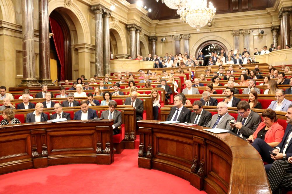 Ple del Parlament d'aprovació de la llei del referèndum