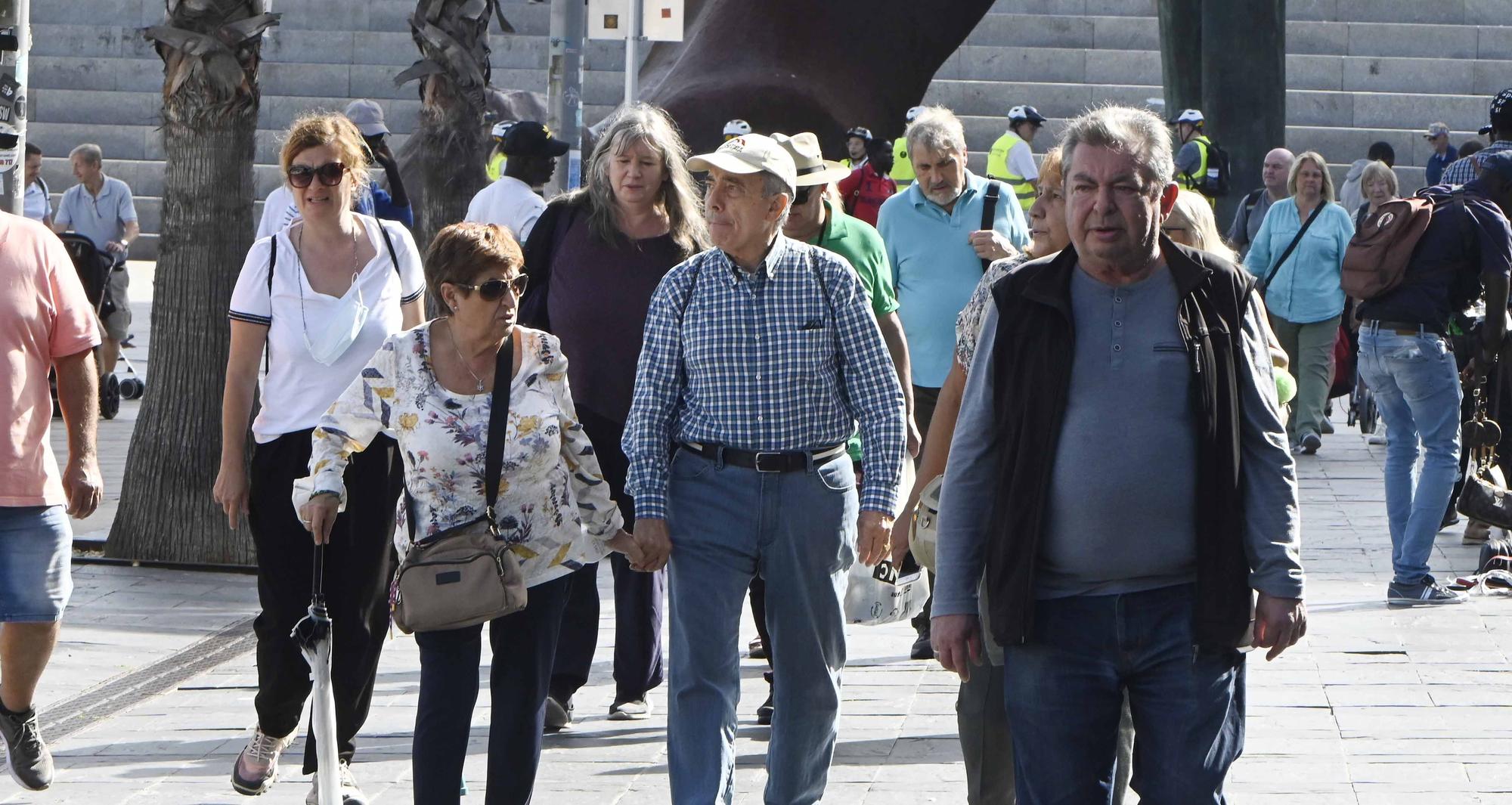 Vigo se llena de turistas con una triple escala de cruceros