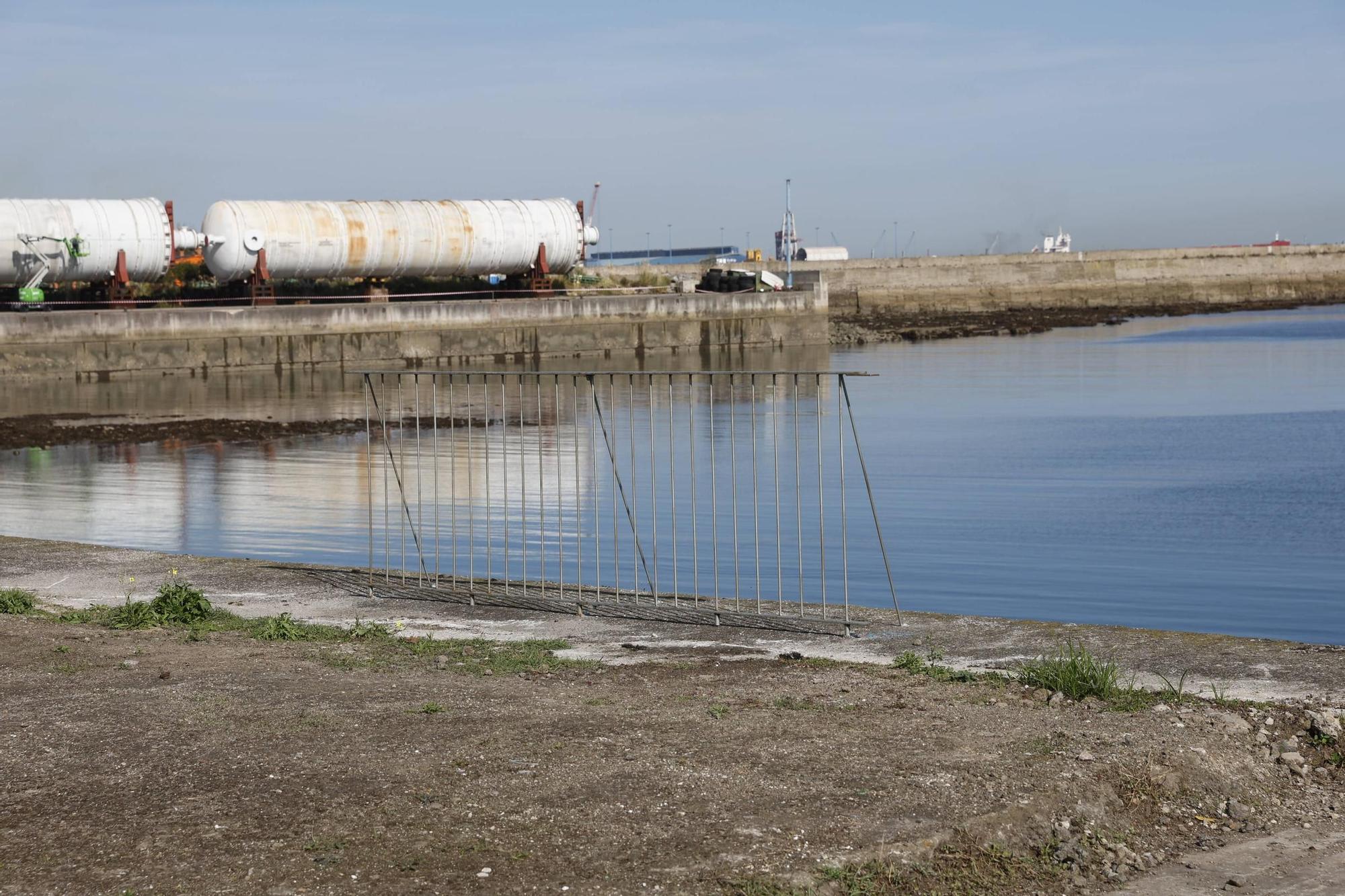 Así avanzan los trabajos en los terrenos de Naval Gijón (en imágenes)