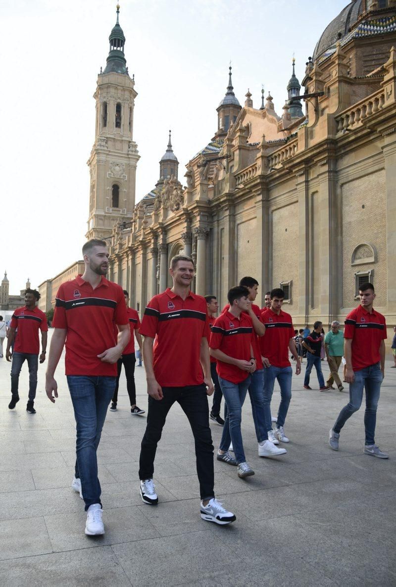 Recorrido turístico del Basket Zaragoza por la capital aragonesa