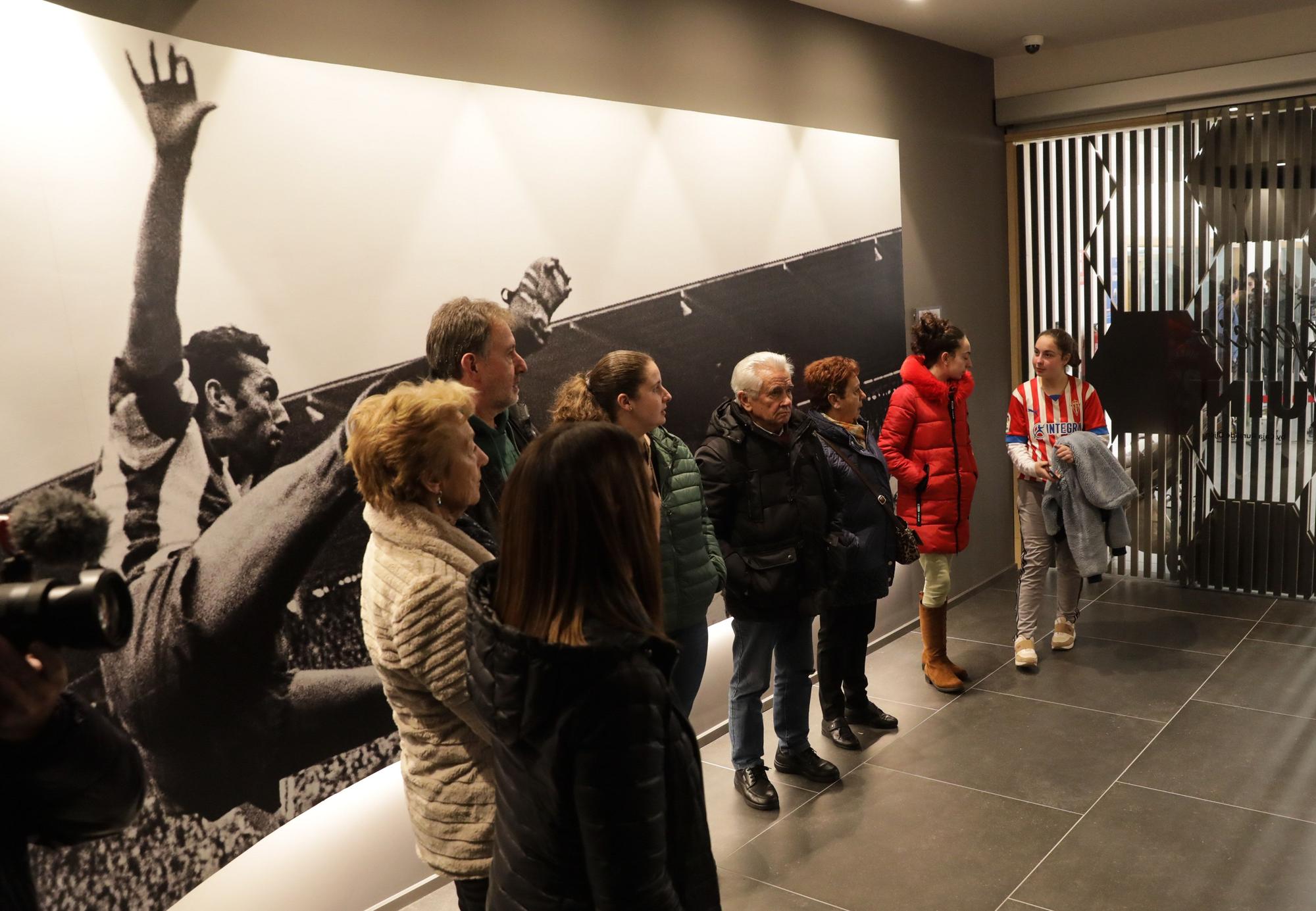 En imágenes: La exposición homenaje a Quini en El Molinón