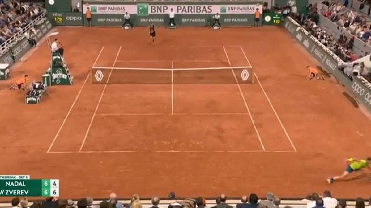 Rafa Nadal lo vuelve a hacer: Puntazo histórico contra Zverev para salvar un set en contra en Roland Garros