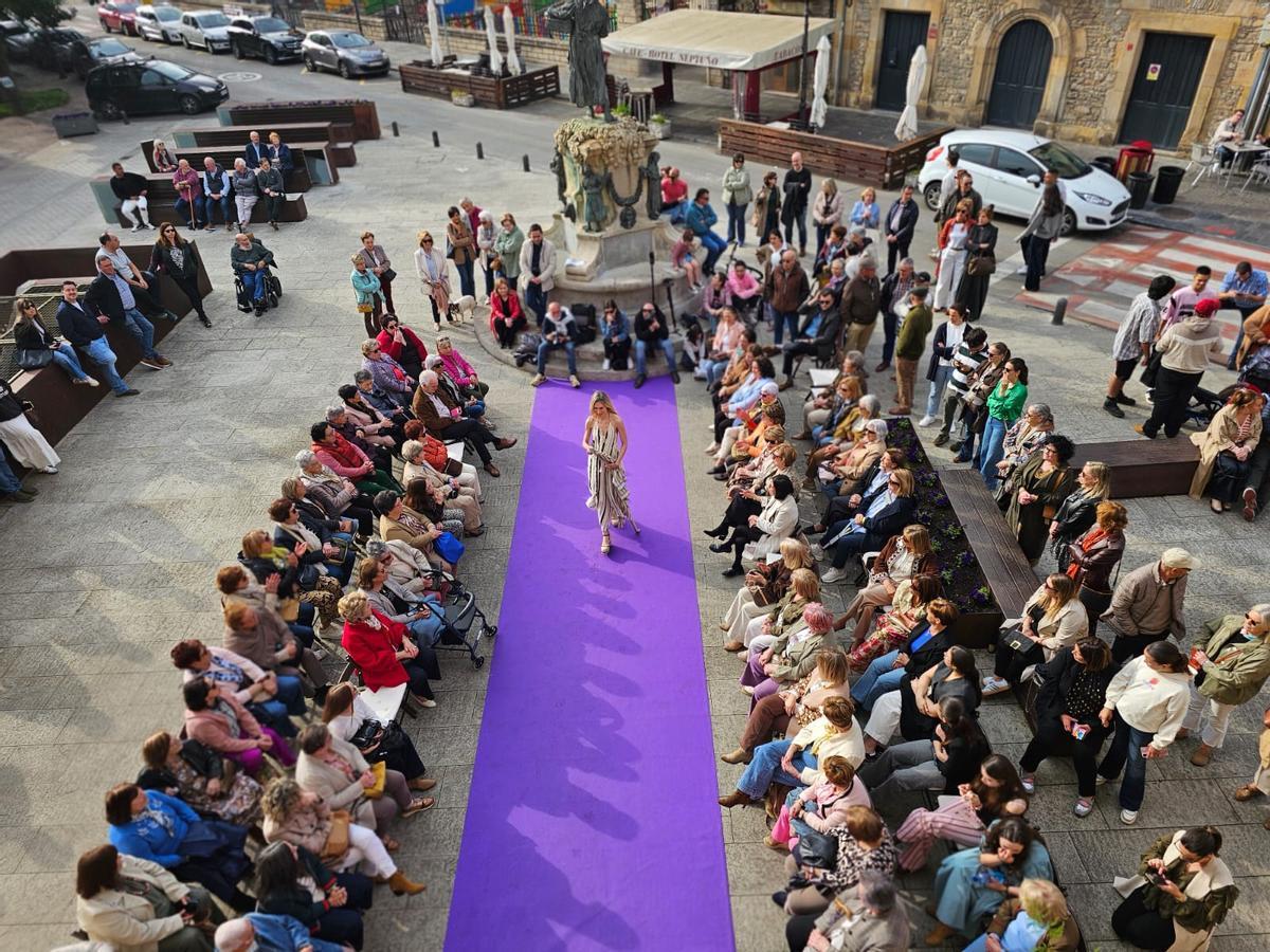 El desfile de moda de Villaviciosa, en imágenes El desfile de moda de Villaviciosa, en imágenes