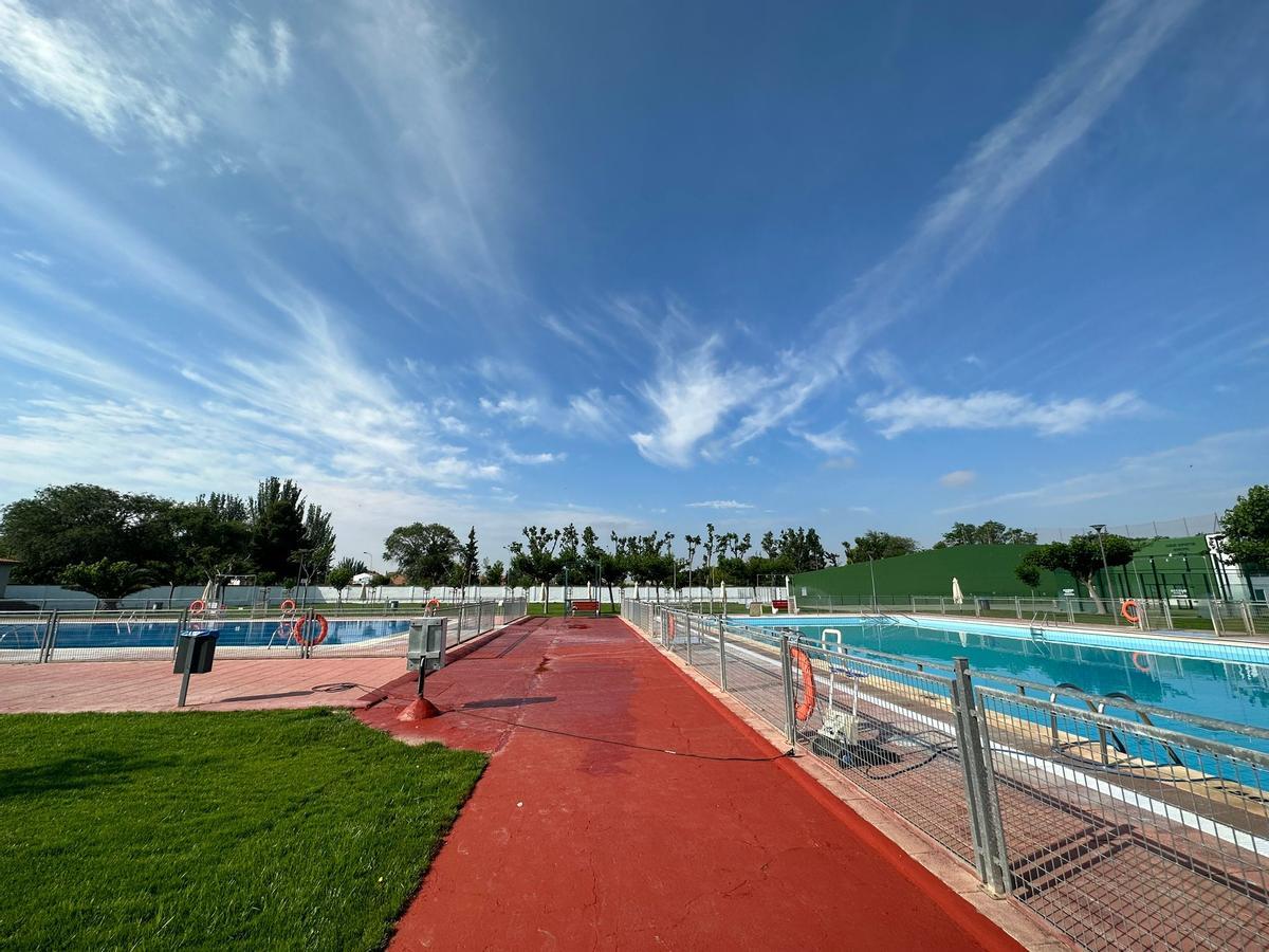 Año tras año el Ayuntamiento de Épila lleva a cabo trabajos de renovación y mejora de las piscinas.