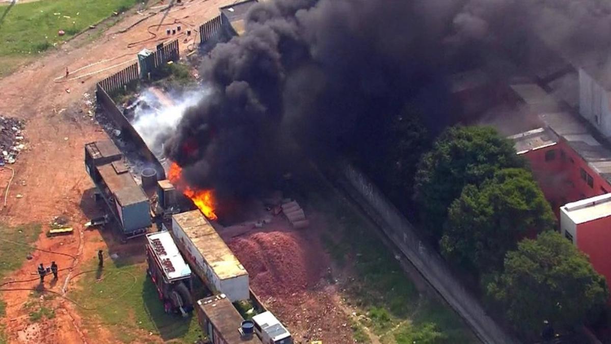 El incendio se originó en un oleoducto de la petrolera Petrobras