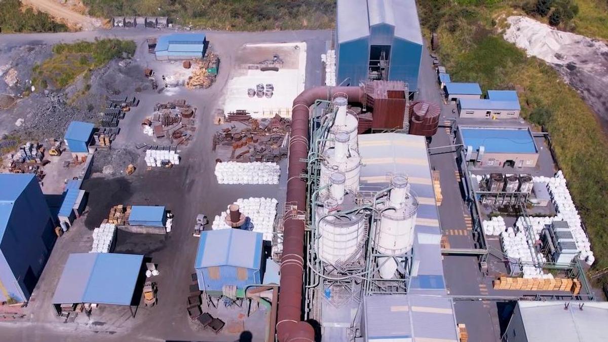 Vista aérea de la planta de Ferroglobe en Arteixo