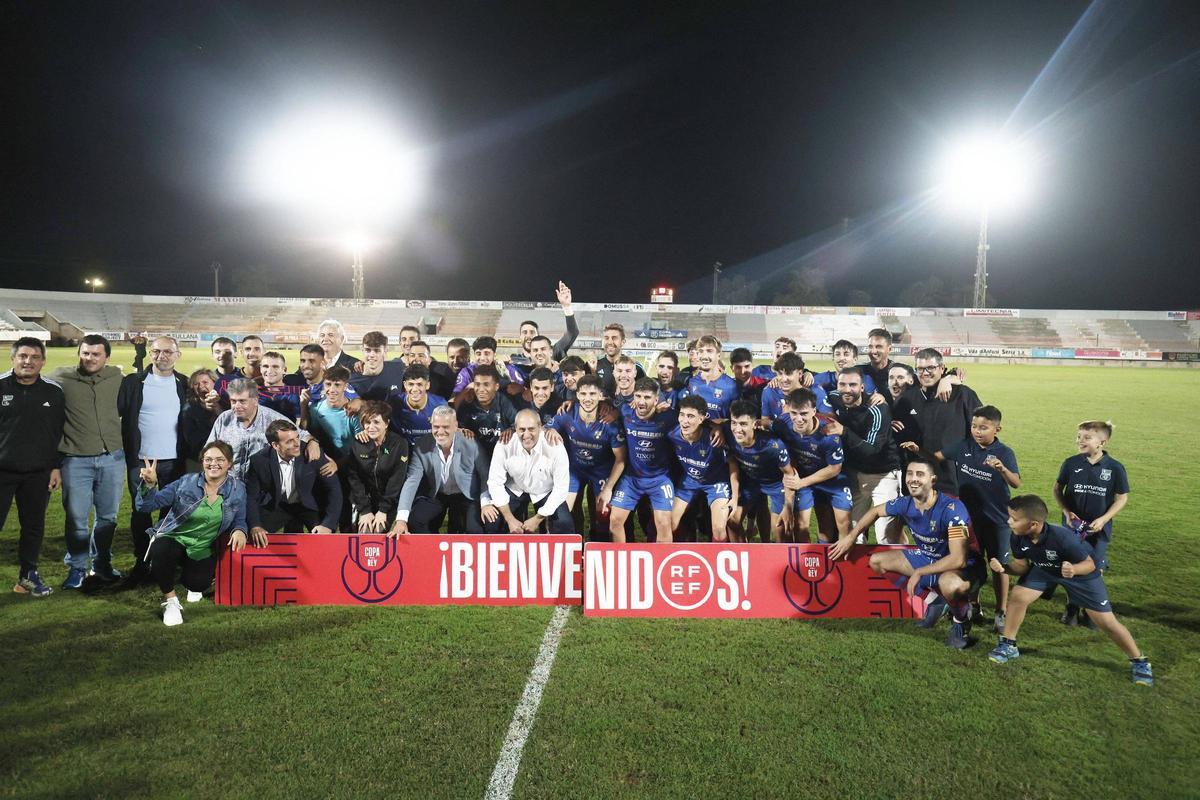 El Poblense celebra su clasificación para la Copa del Rey