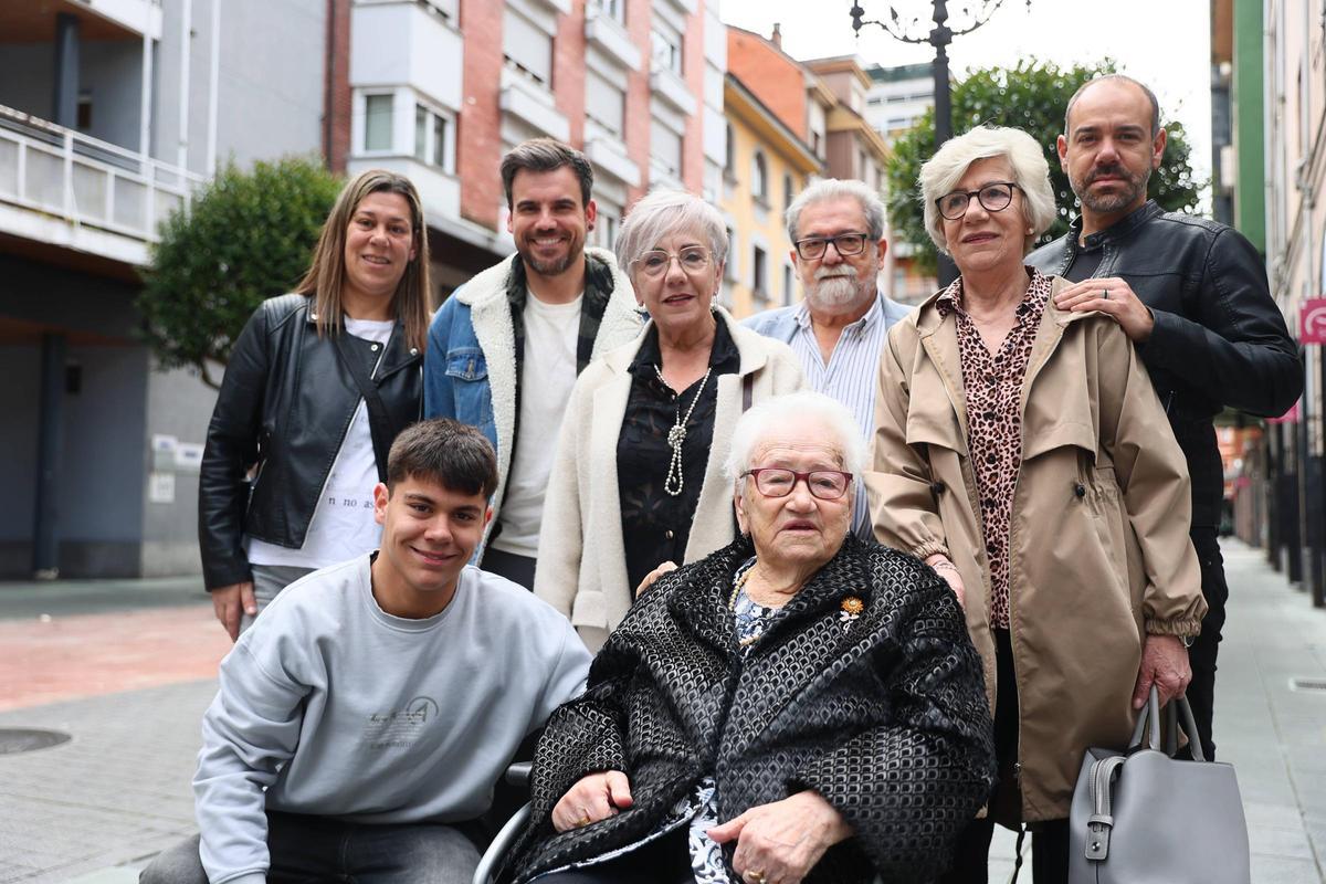 Homenenaje a los centenarios langreanos
