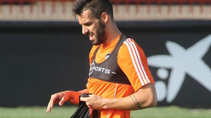 Negredo se apunta a  la fiesta de Peter Lim