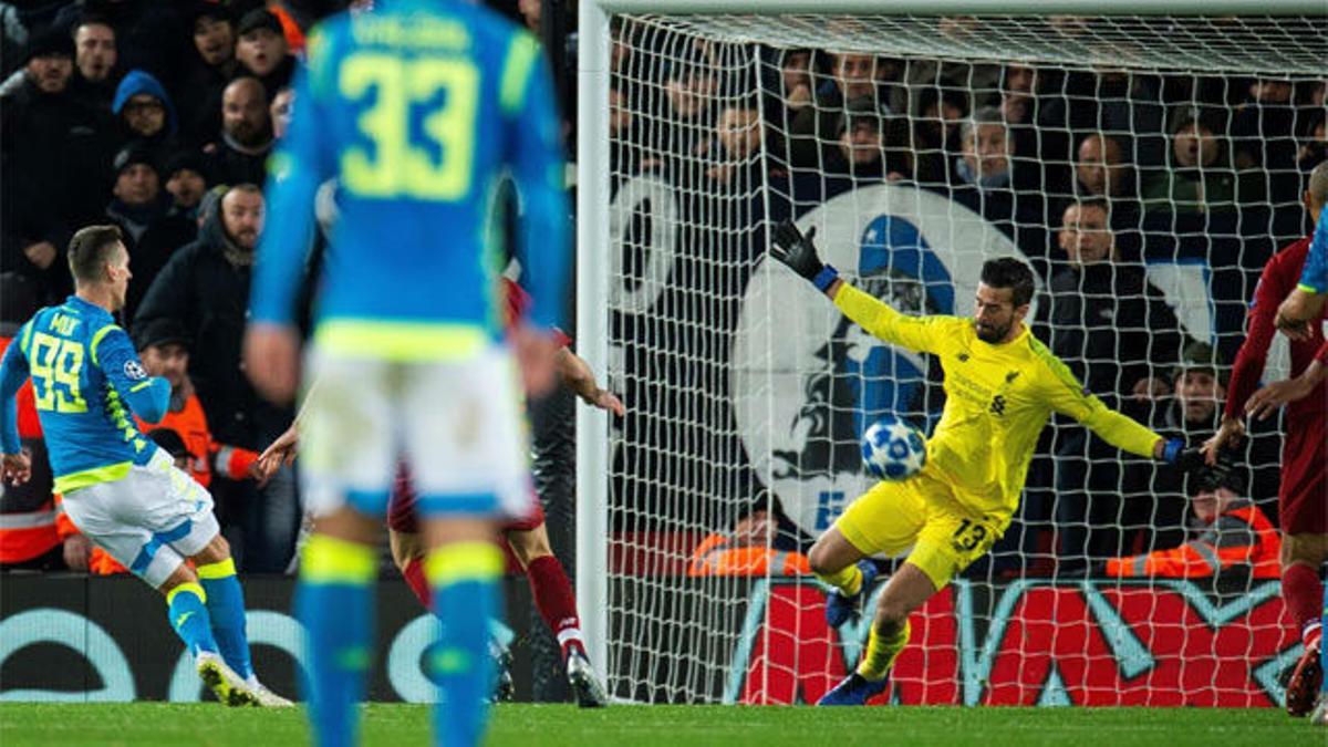 Alisson salvó al Liverpool del desastre