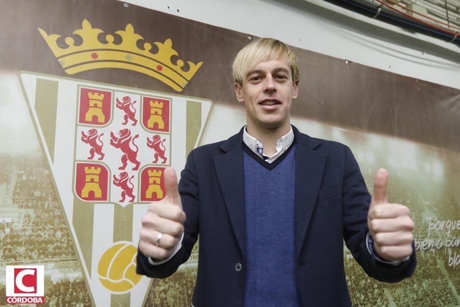 Presentación de Javi Lara, charla del presidente y entrenamiento.