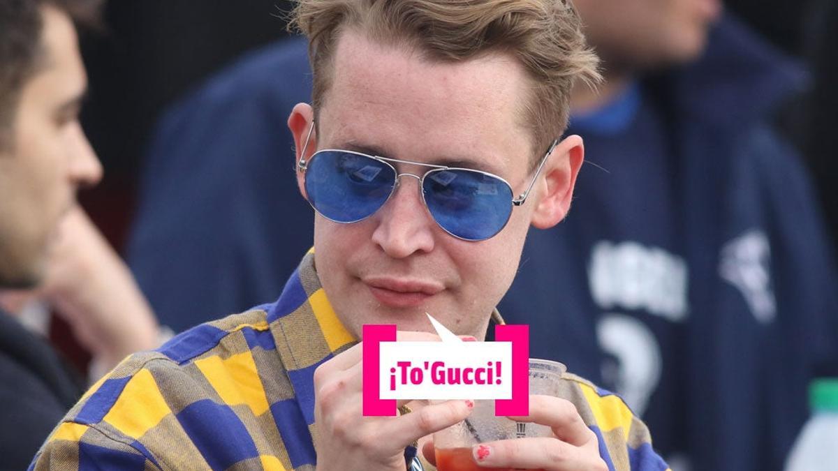 Macaulay Culkin asistiendo a un partido de fútbol de la NFL