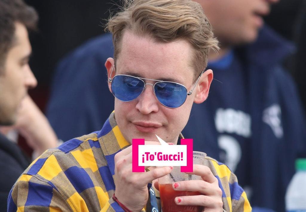 Macaulay Culkin asistiendo a un partido de fútbol de la NFL
