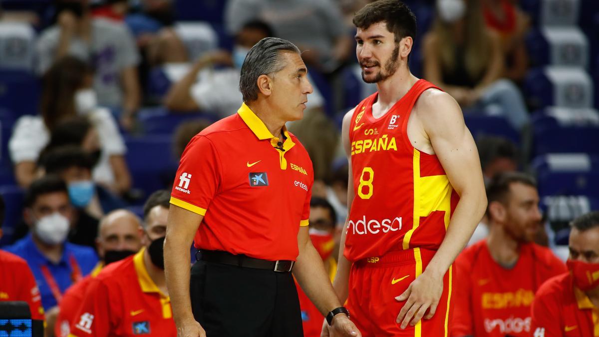 Darío Brizuela, junto a Sergio Scariolo