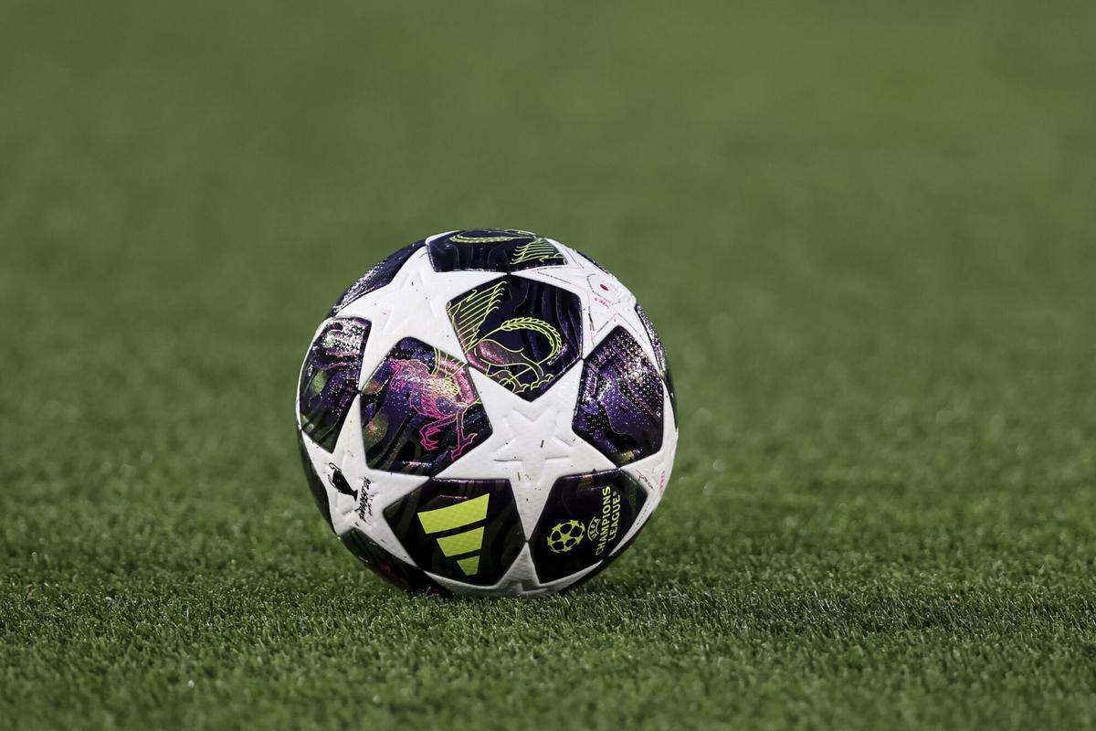 El balón de la UEFA Champions League 2025/26