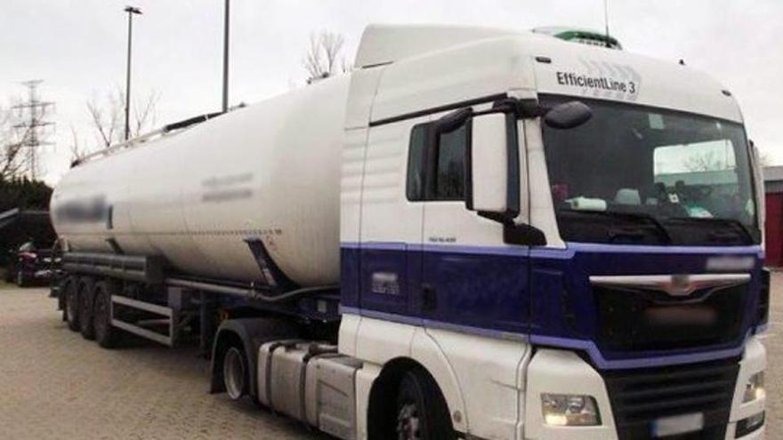 Un camionero ebrio conduce 11 km en sentido contrario por la AP-7 en Girona