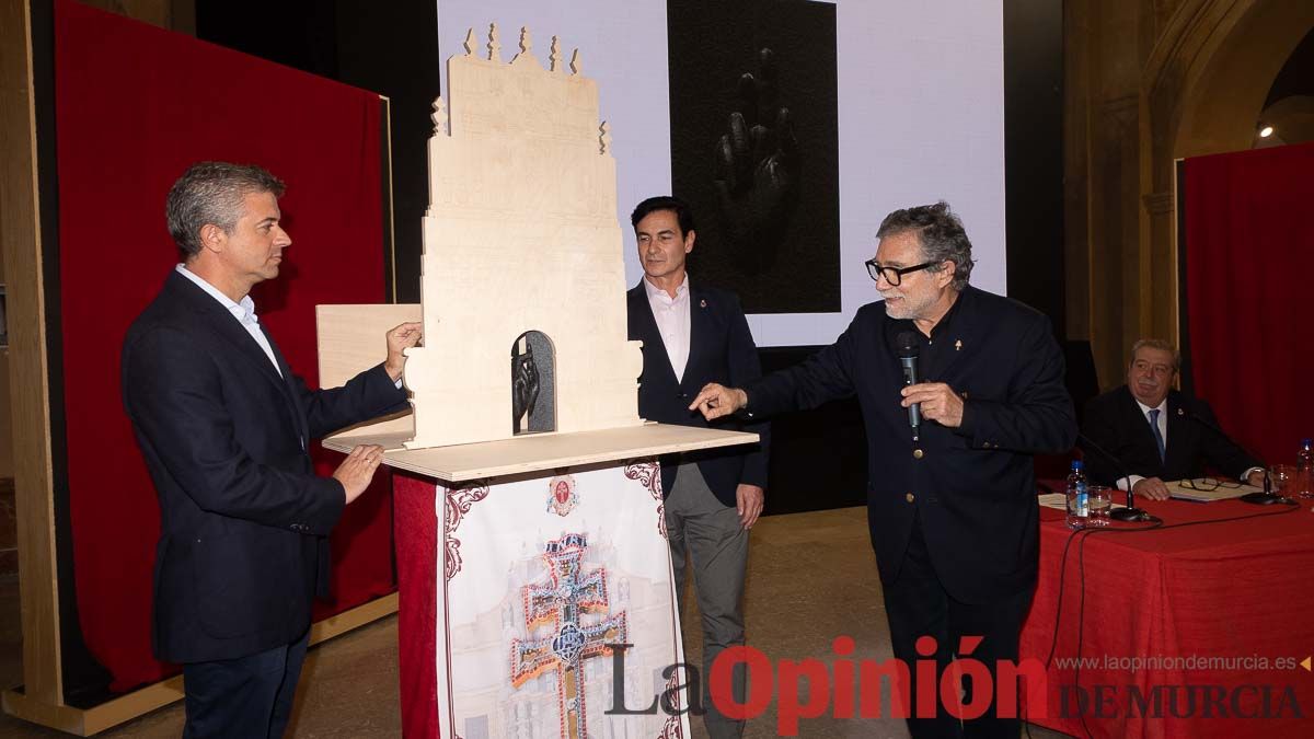 Así fue la presentación de la ‘Puerta del Alma’ de Jaume Blensa en Caravaca