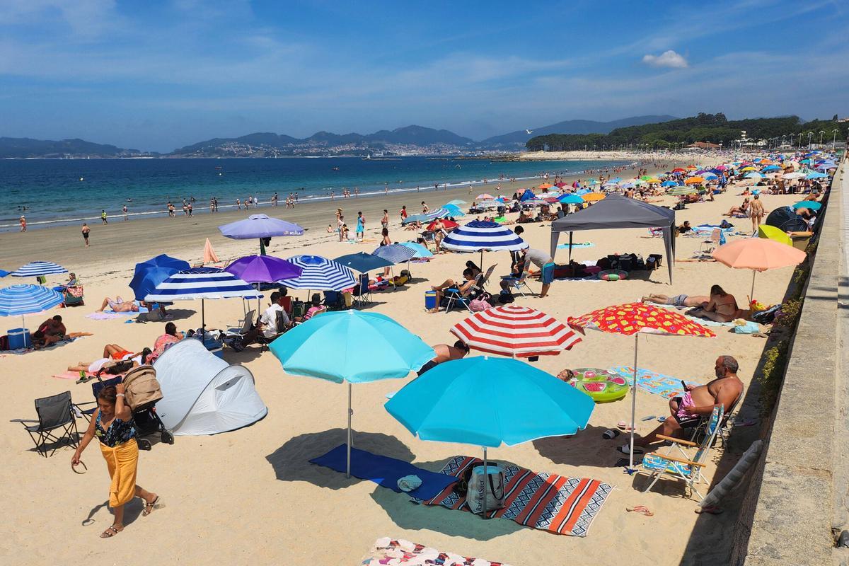 Vigo. Día de calor, día de playa en Samil