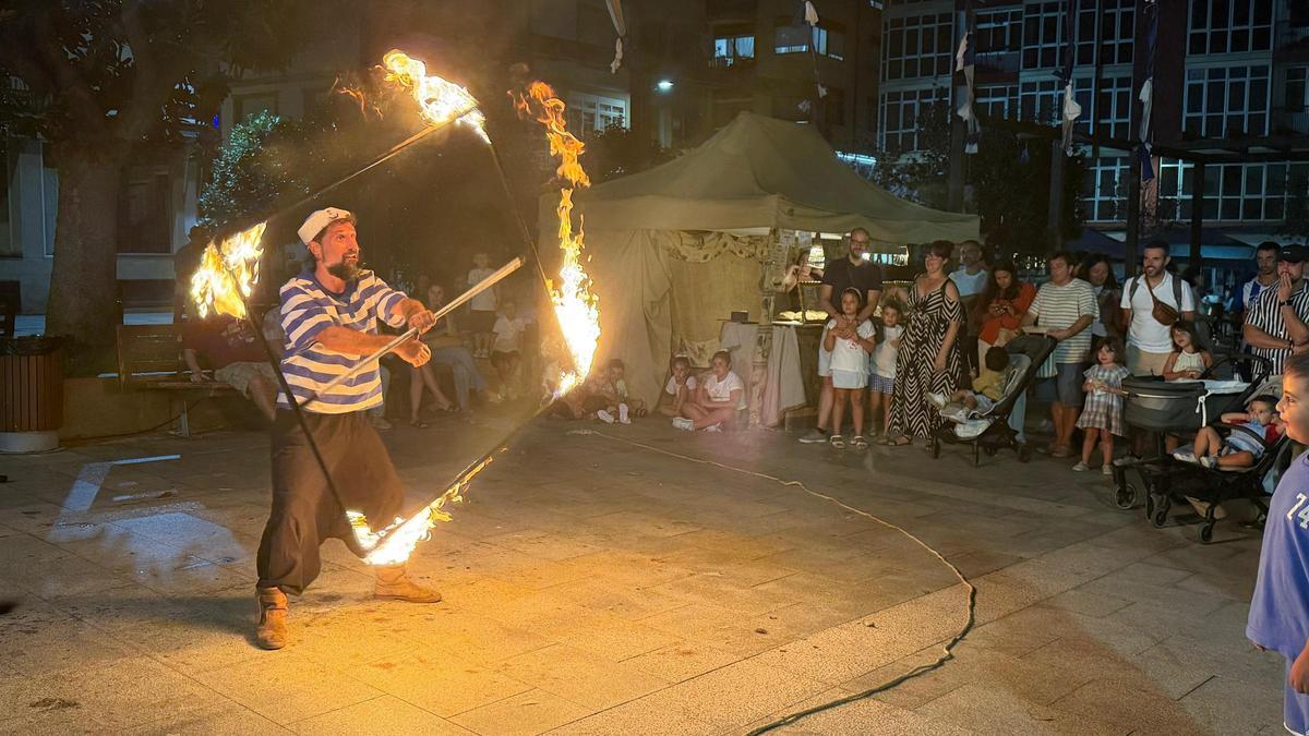 Espectáculo de lume na praza consistorial.