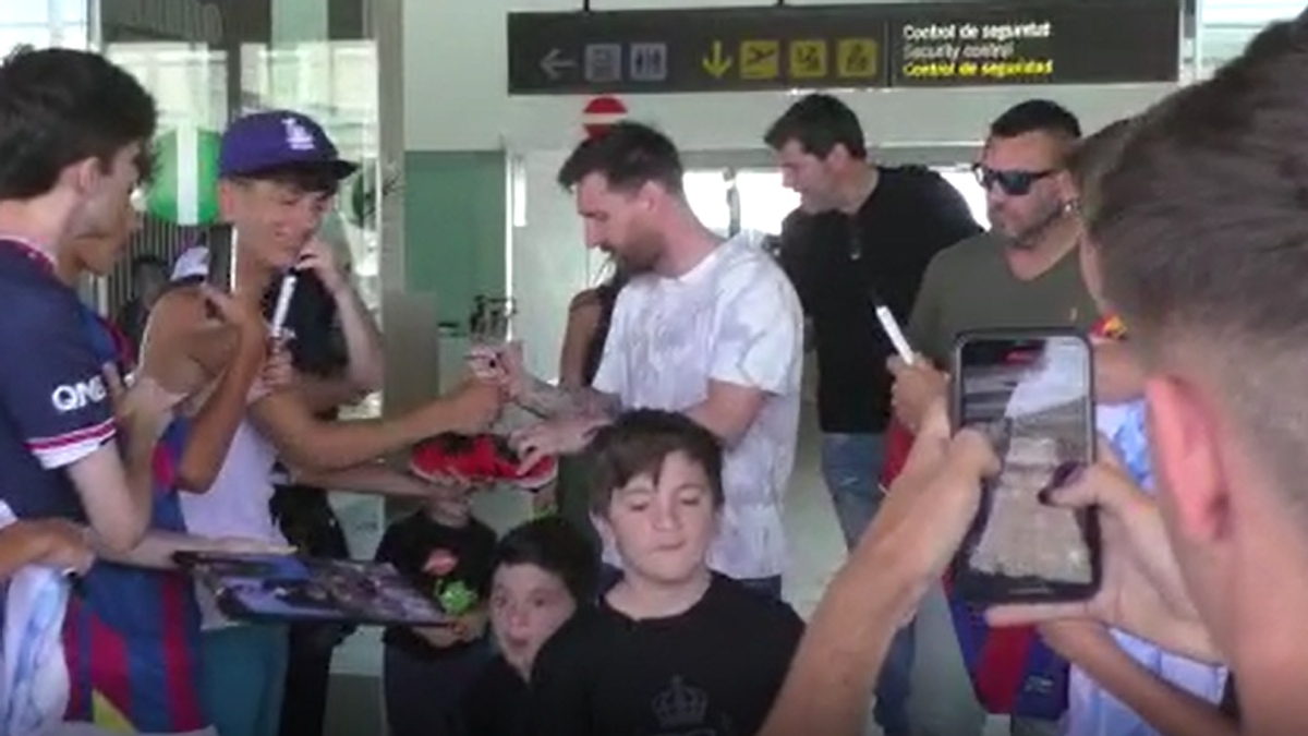 Así ha sido la llegada de Leo Messi al aeropuerto de Barcelona