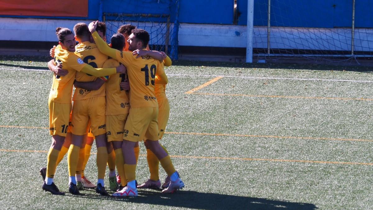 Celebración del gol del Olot ante la FE Grama