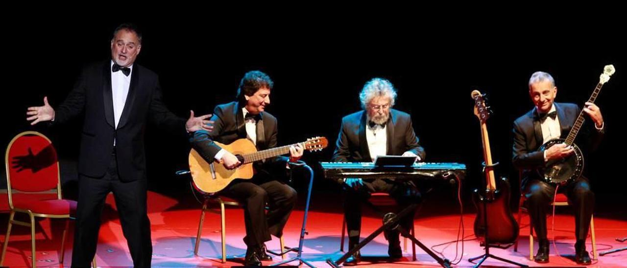 &quot;Les Luthiers&quot;, durante una actuación en el Auditorio de Oviedo, en octubre de 2015.