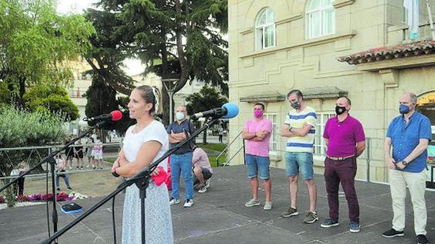 Teresa Portela, durante el acto de homenaje, ayer, en O Grove. |  // NOÉ PARGA