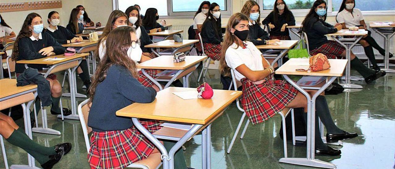 gALICIA Y ASTURIAS, las últimas. La comunidad vecina retrasó también el inicio de curso en Secundaria, Bachillerato y FP para la próxima semana. No obstante, en centros privados, como el de la foto, ya hay clases.